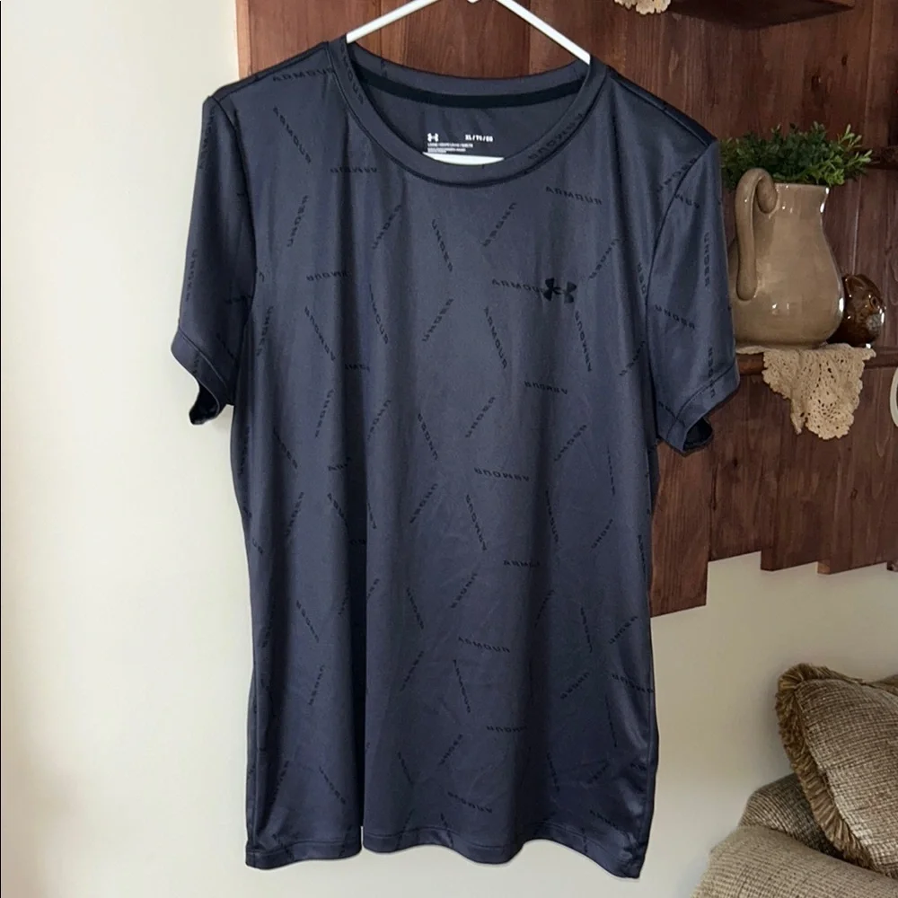Under Armour T Shirt - Picture 1 of 4